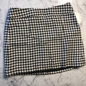 Houndstooth mini skirt